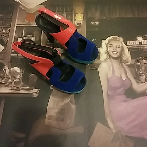 Multicolor heels 💙👠💙💖💙👠 - Picture 2 of 4